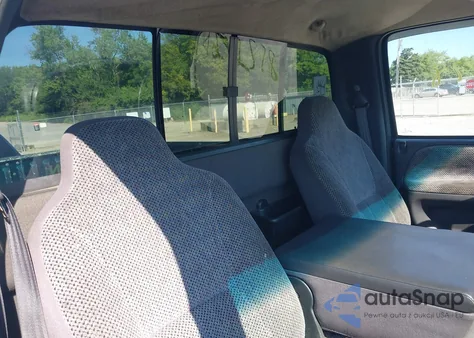 1999 Dodge Ram 1500 St из США, поврежденный, VIN 3B7HF16Z9XM586248